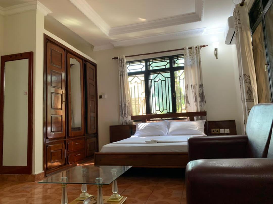 Coast View Resort Kigoma Buitenkant foto