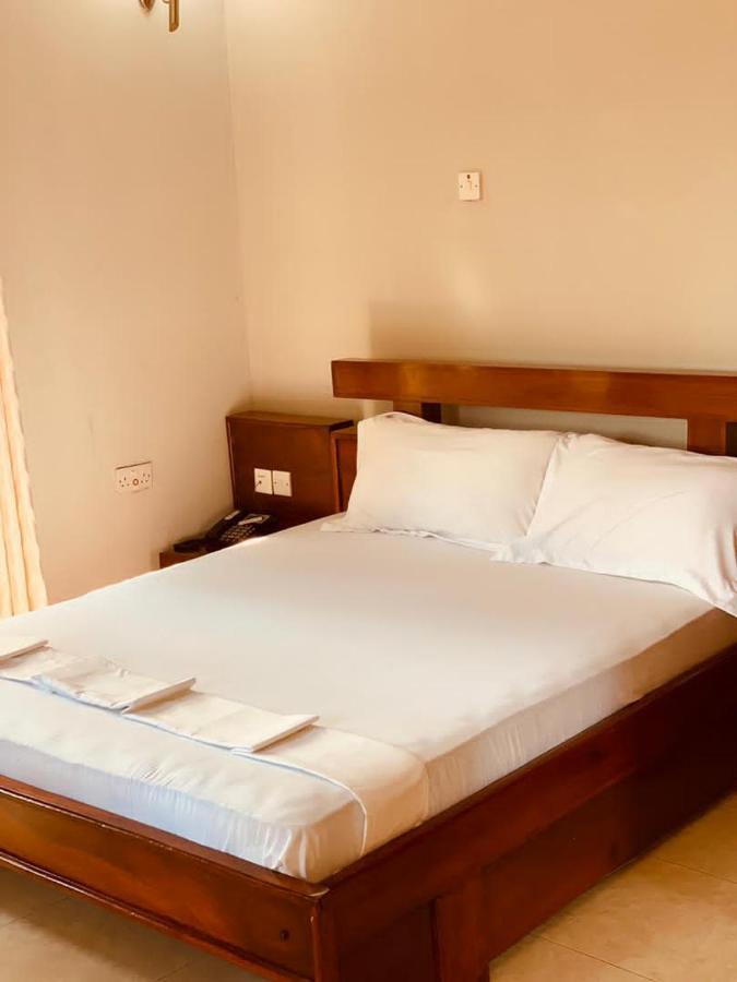 Coast View Resort Kigoma Buitenkant foto