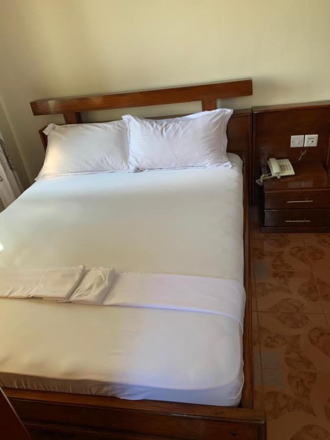 Coast View Resort Kigoma Buitenkant foto