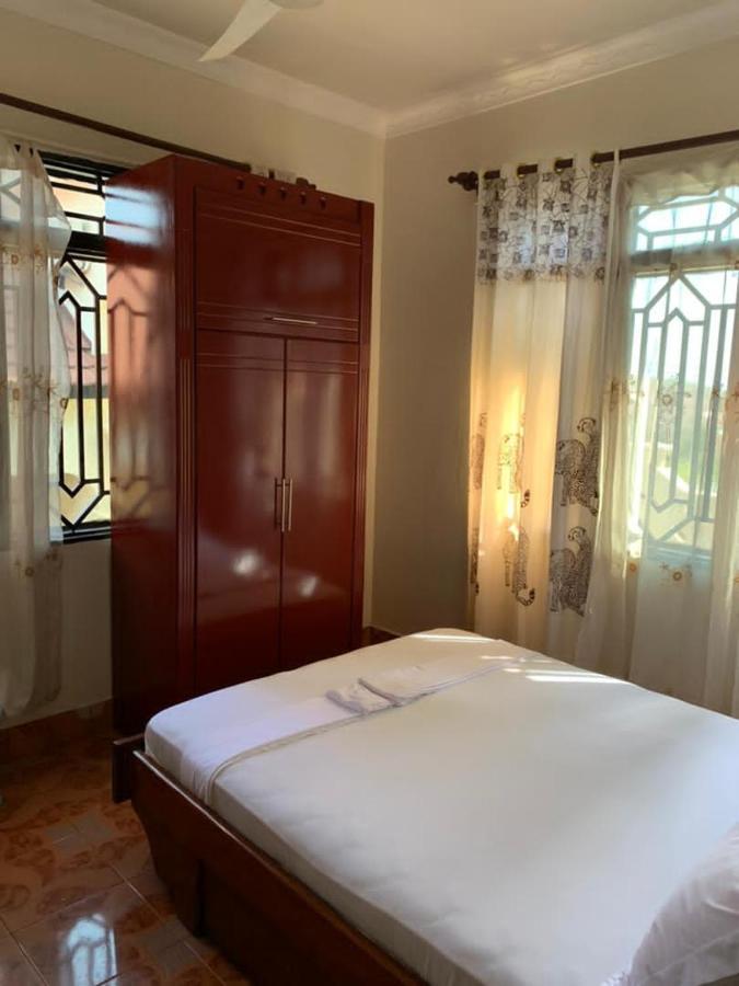 Coast View Resort Kigoma Buitenkant foto